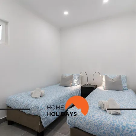 #016 T2 Windmill By Holidays