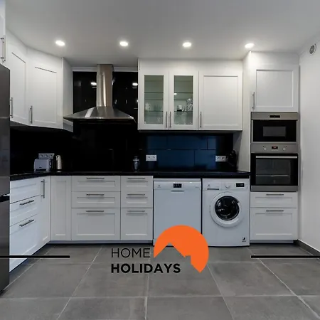 #016 T2 Windmill By Holidays Apartment *